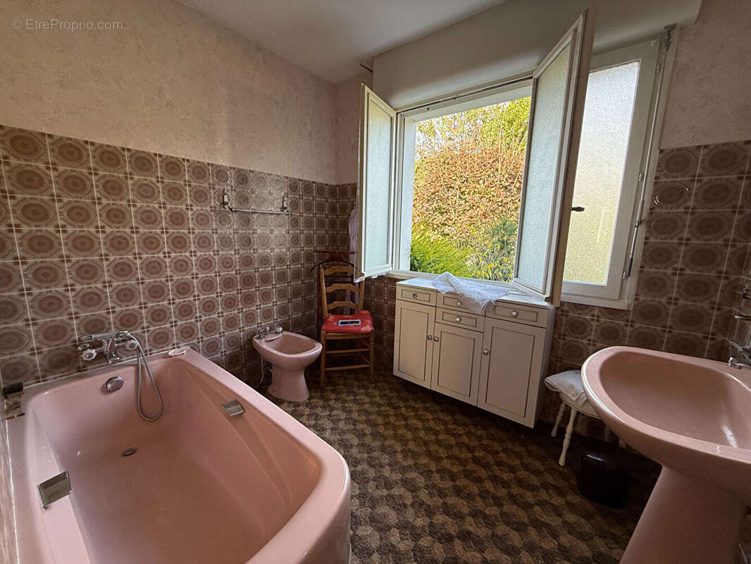 Maison à LE RELECQ-KERHUON