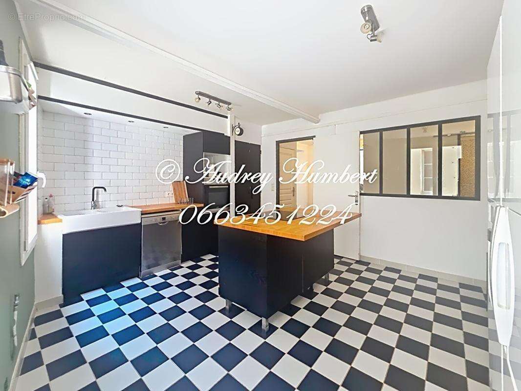 EXCLUSIVITÉ,  Appartement T4 de 124 m² avec plus de 40 m² d'extérieur et garage en plein coeur de Manosque - photo 3