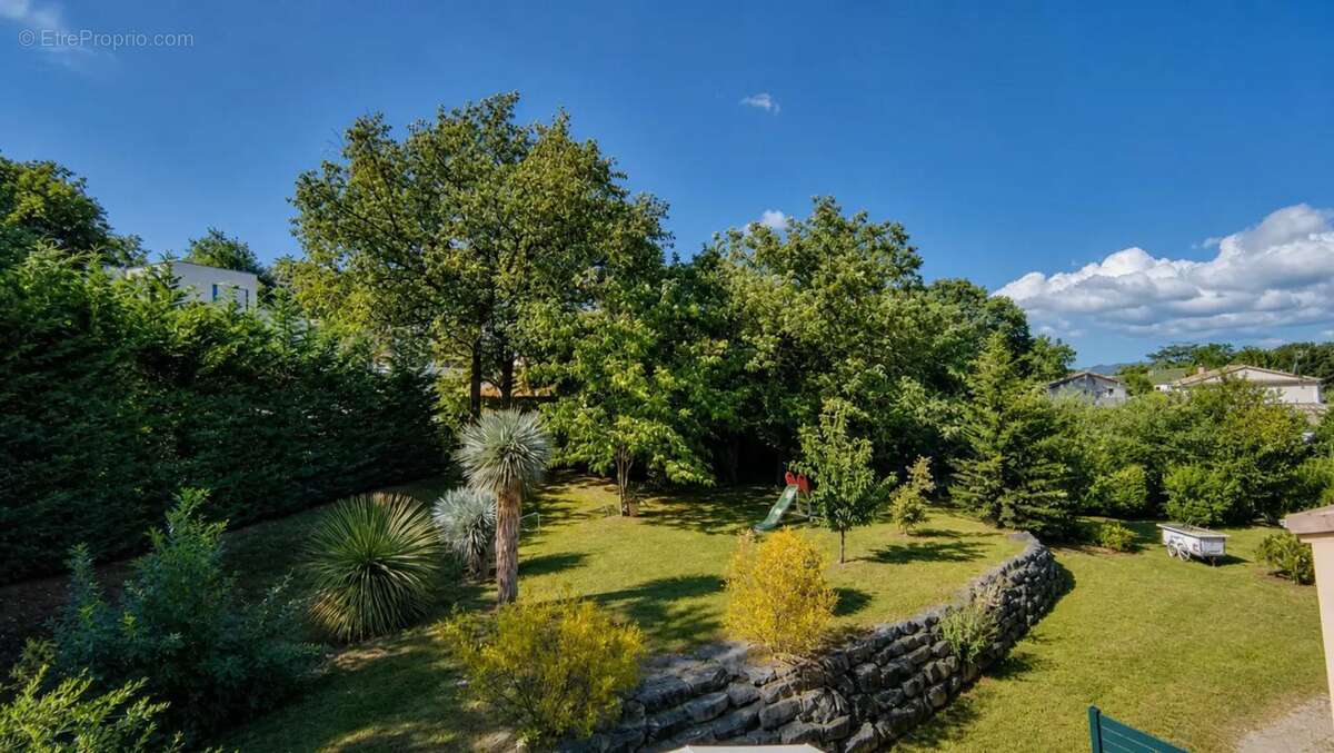 Belle villa spacieuse avec grand terrain et logement independant - photo 17