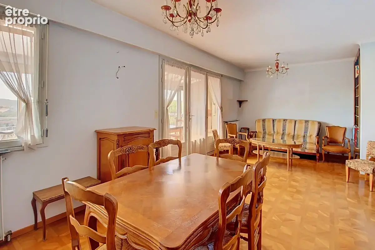 A VENDRE  ! Appartement 3 pièces à Draguignan - Dernier étage avec vue et terrasses - photo 4