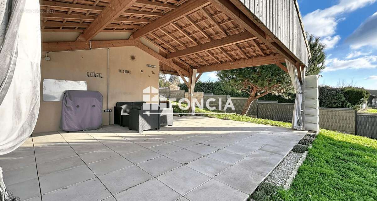 Maison à SAINT-JUST-LE-MARTEL