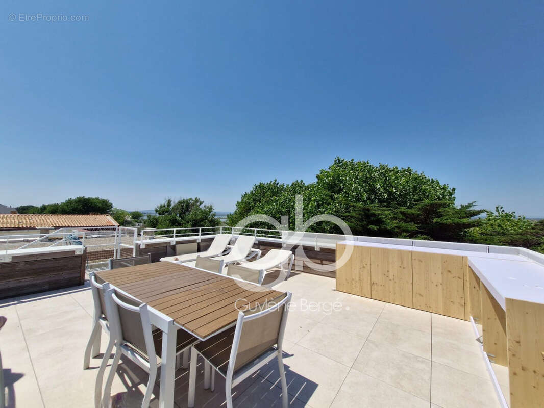 Duplex T5 de 120m2 vue mer + rooftop + studio 18m2 à Palavas-les-Flots (34250). - photo 9