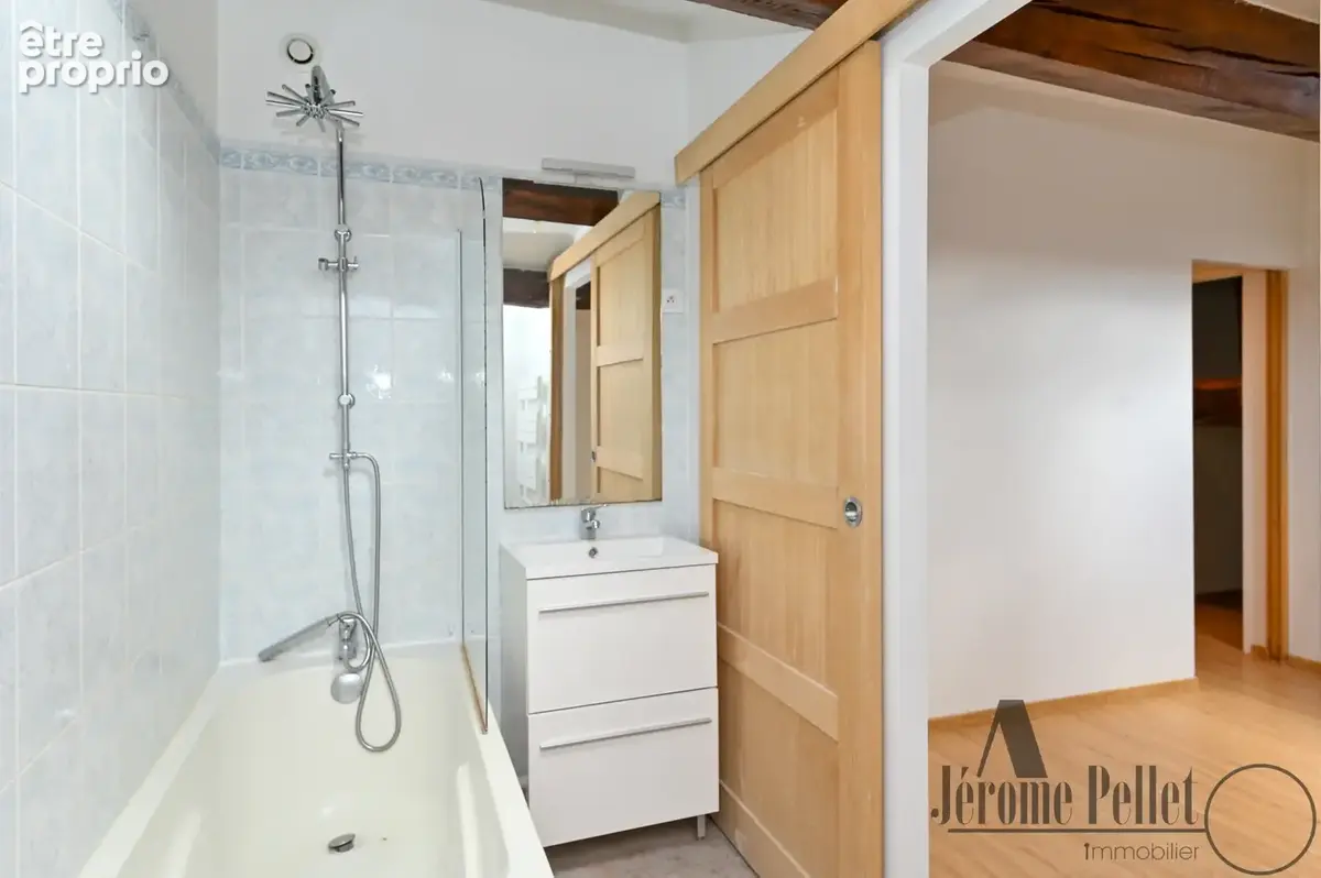 COMMUNAY - CENTRE-VILLE - Triplex 79,73 m2 (Loi Carrez) - photo 5