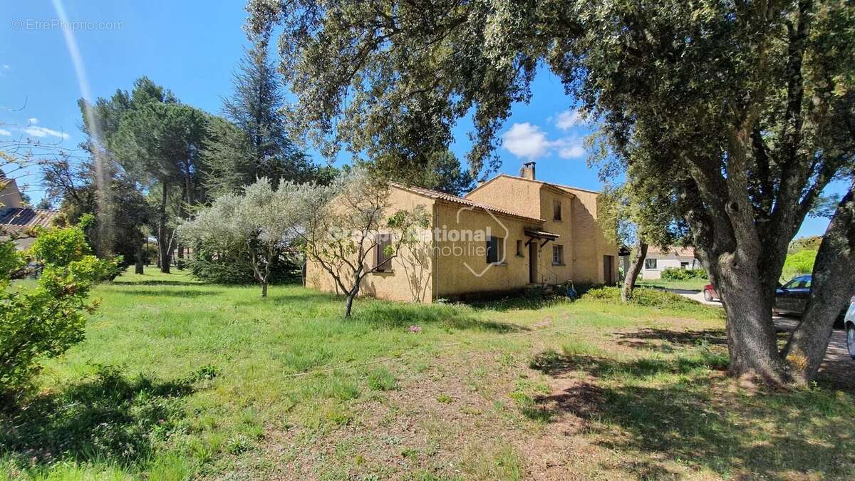 Maison à MAZAN