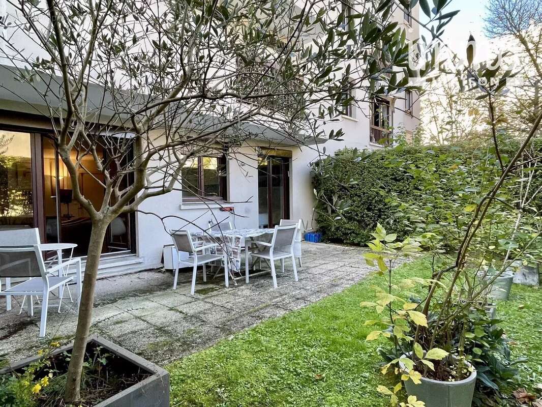 Appartement à MONTROUGE