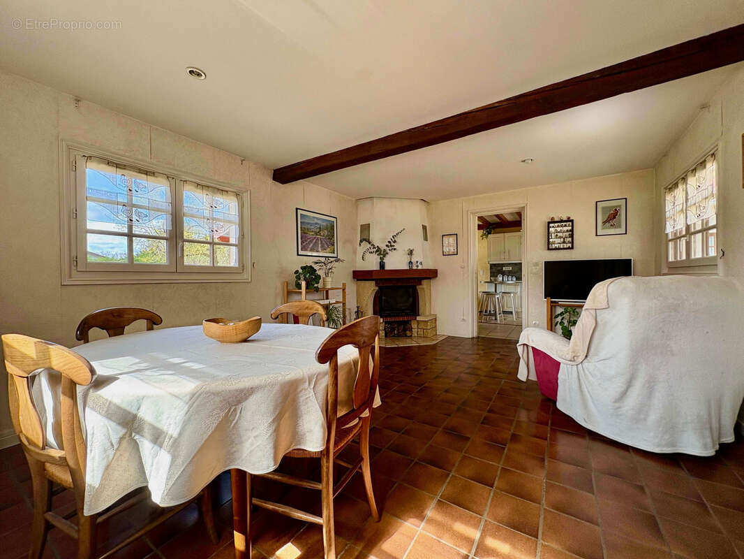 Maison à SAINT-GEORGES-DE-RENEINS