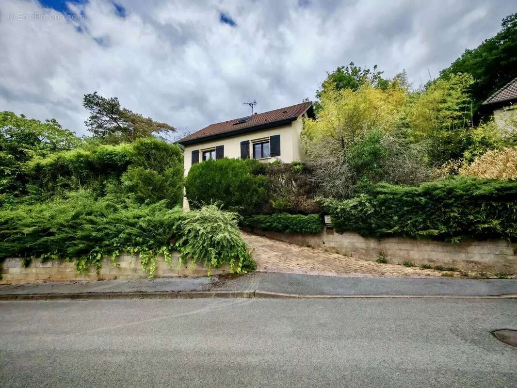 Maison à DELUZ