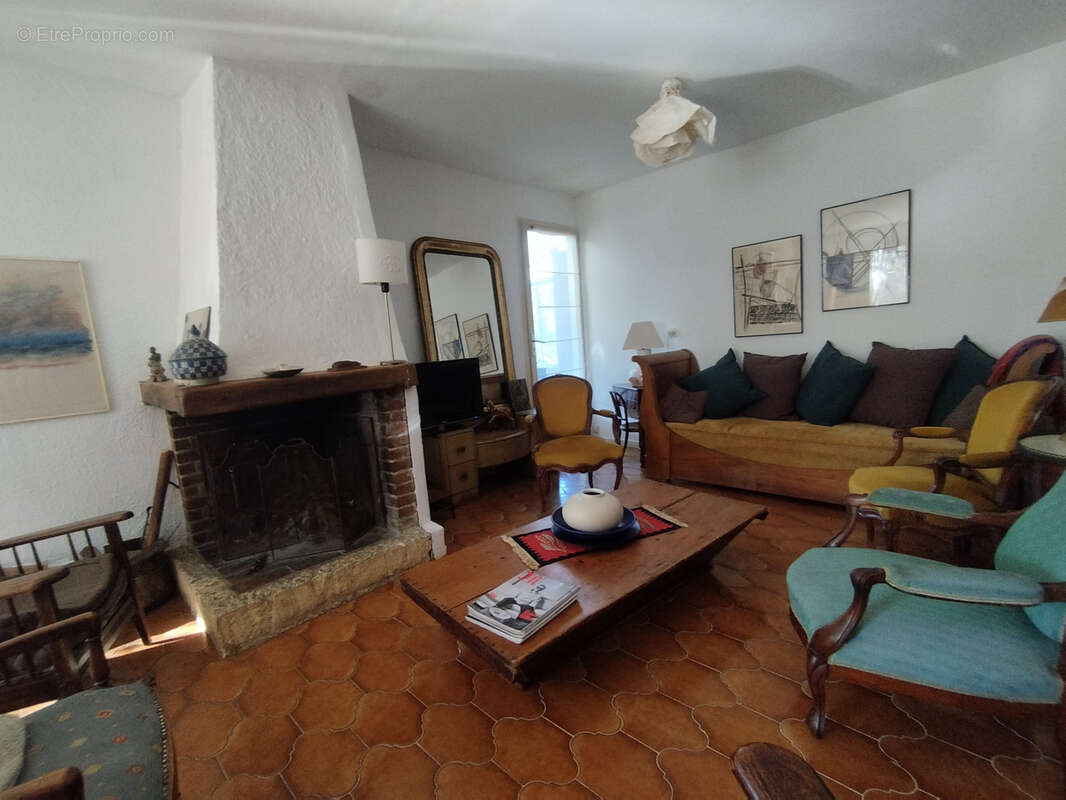 Maison à SAINT-JEAN-DE-VEDAS