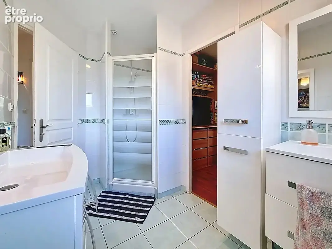 À vendre : Maison spacieuse de 5 pièces à Lugos - photo 11