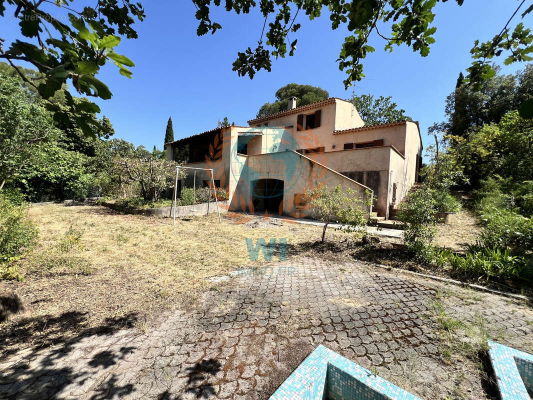 Maison à TRANS-EN-PROVENCE