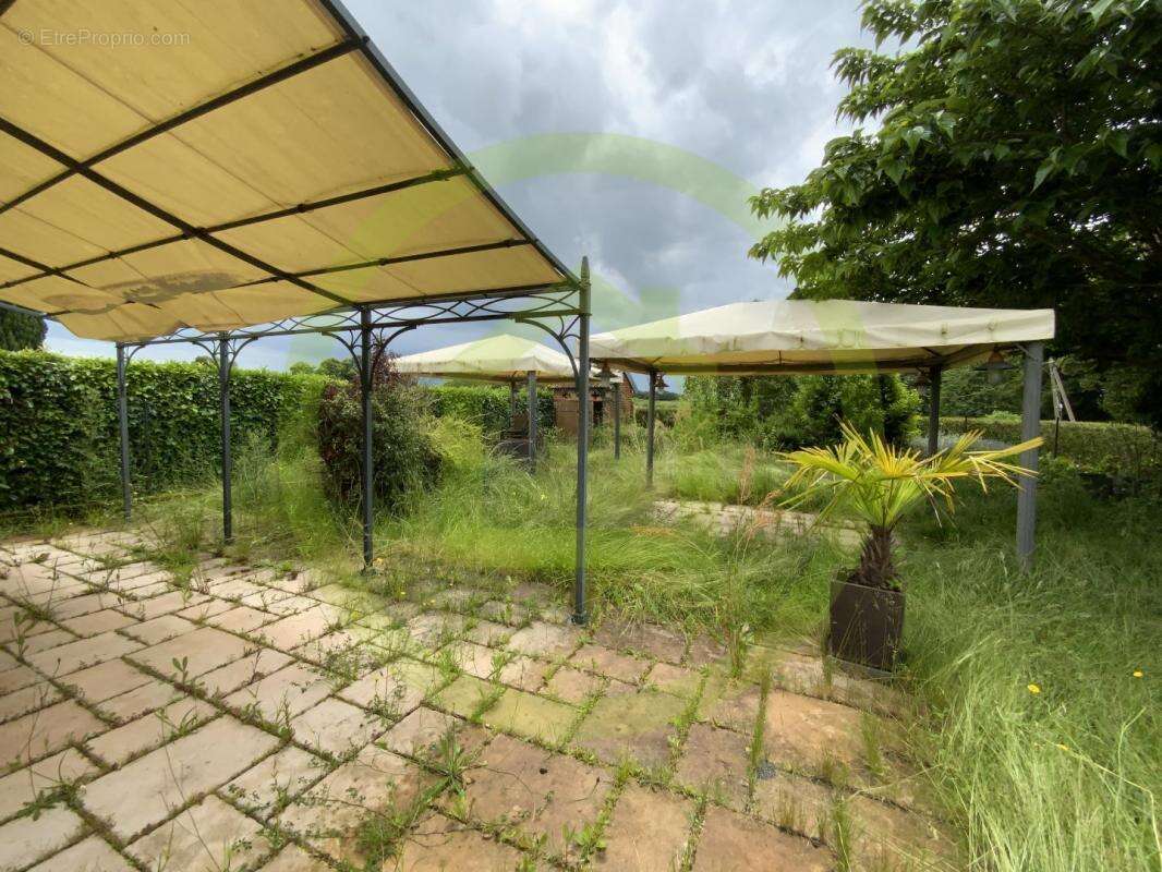 Maison à NOUZERINES