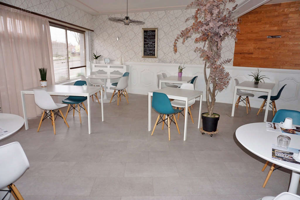 Commerce à PARAY-LE-MONIAL