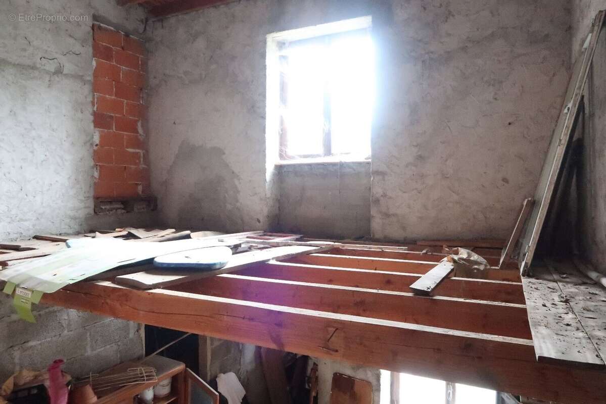 Maison à SAINT-JULIEN-LA-VETRE