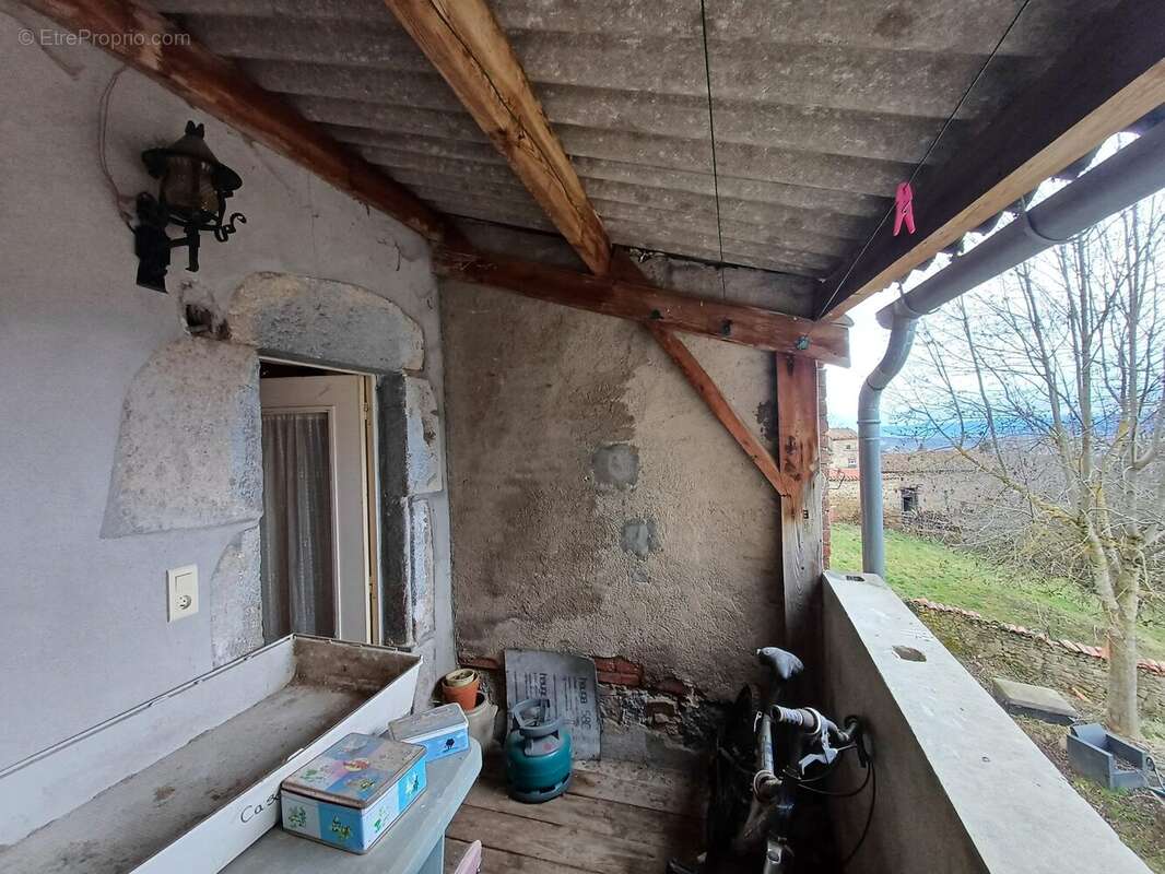 Maison à SAINT-JEAN-DES-OLLIERES