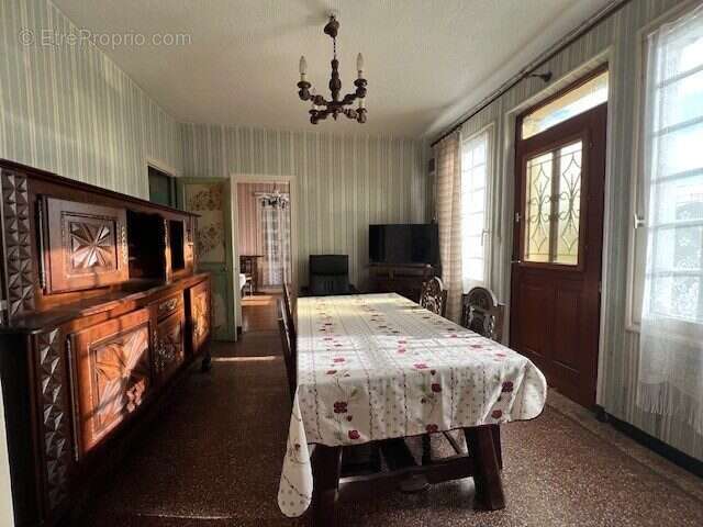 Maison à MEZIDON-CANON