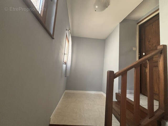 EXCLUSIVITE, AUTUN, plein centre ville, immeuble libre avec T2 en RDC, un T4, garage et cave! - photo 12