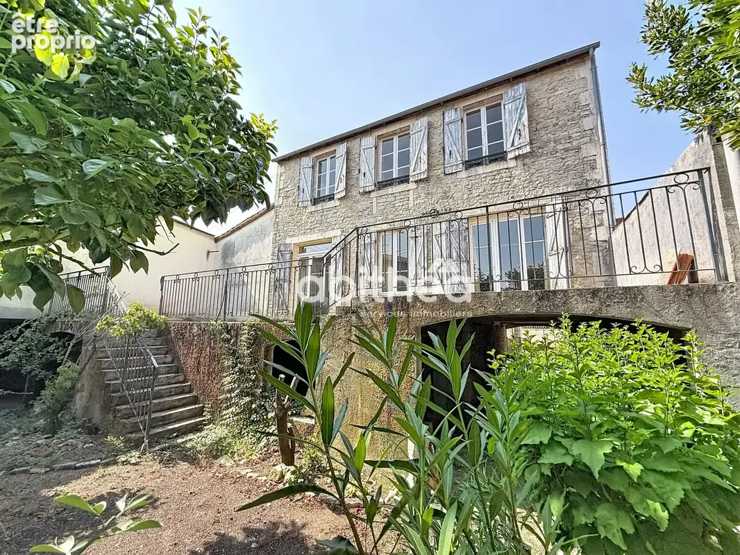 Maison à RUFFEC