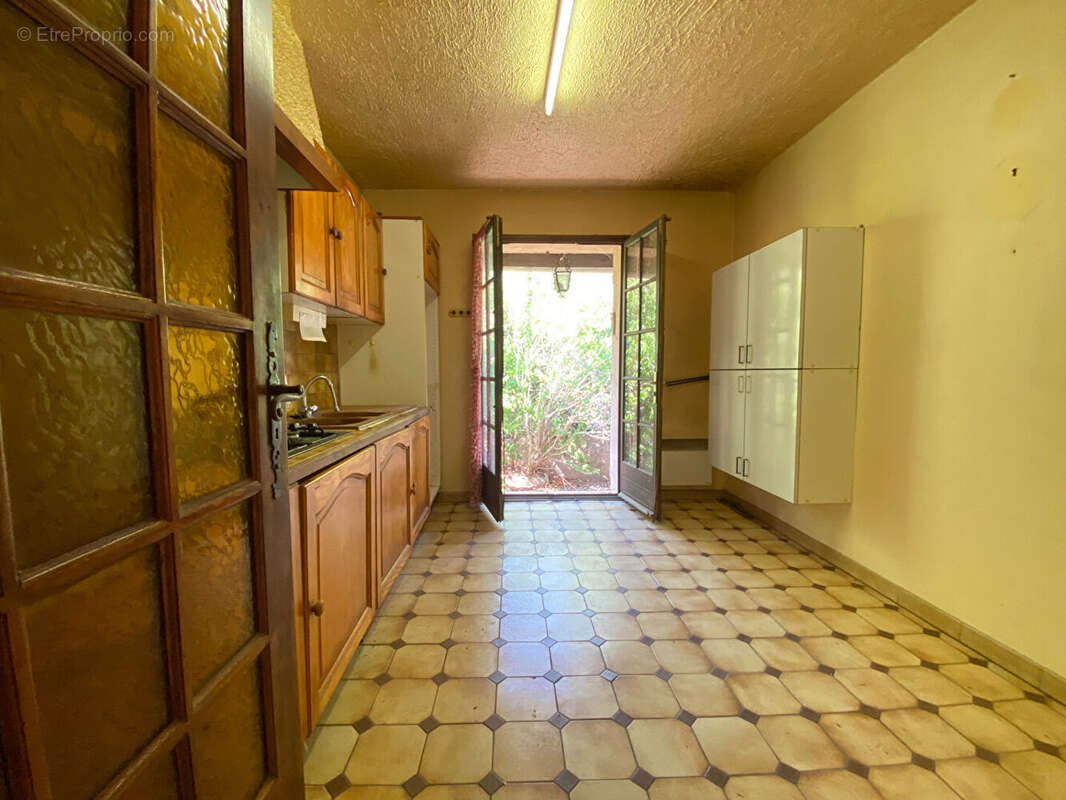 A VENDRE La Seyne Sur Mer Fabregas, VILLA  4 pièce(s) 111.5m2 de plain pied  AVEC GARAGE ET JARDIN - photo 10