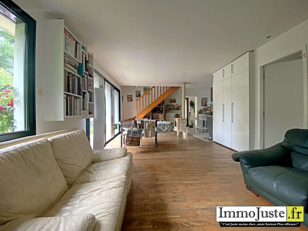 Maison à VIEILLE-EGLISE-EN-YVELINES