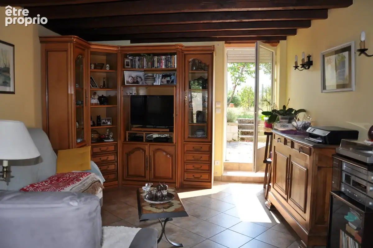 Belle maison rénovée en 2010, avec 2 chambres, terrain de 693 m2, louée 700 €/mois hors charges. - photo 9