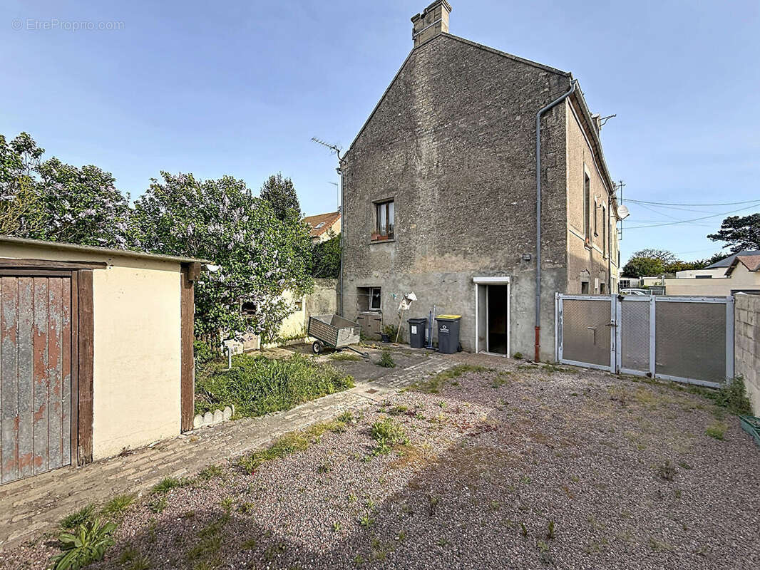 Hermanville-sur-mer - maison à rénover - photo 2