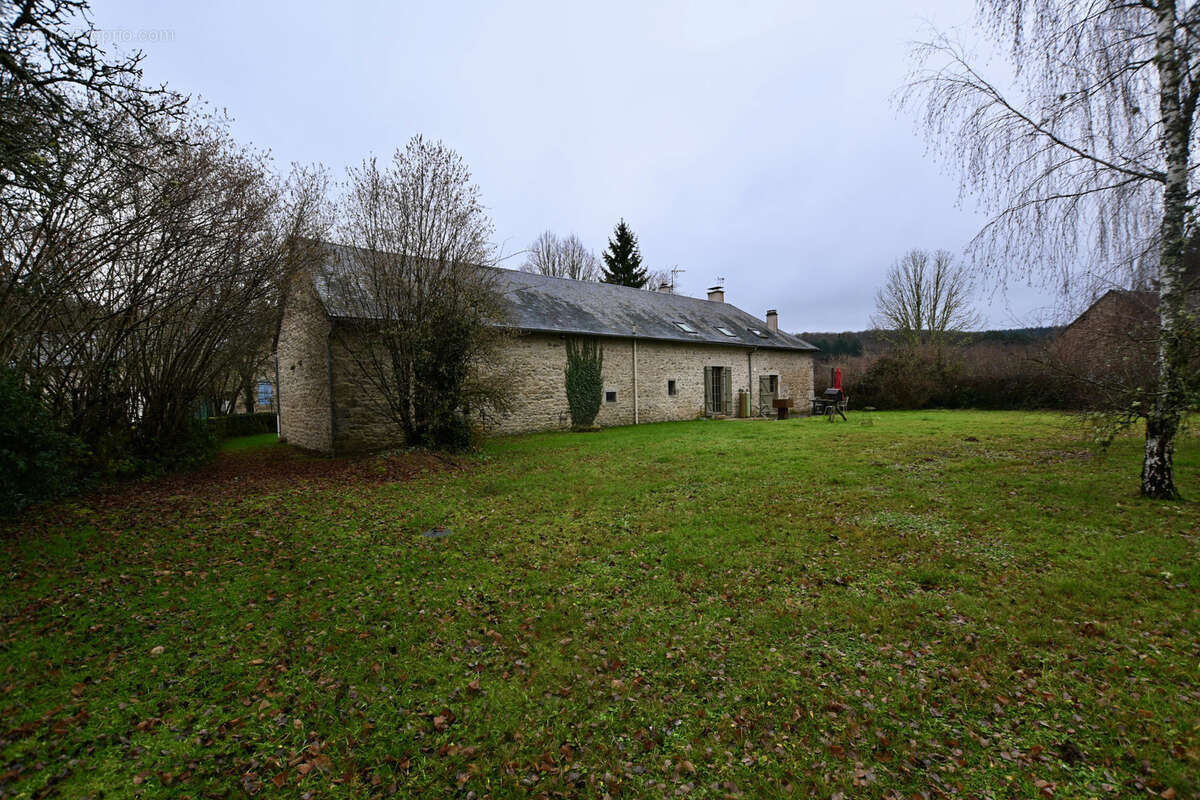 Maison à DUN-LES-PLACES