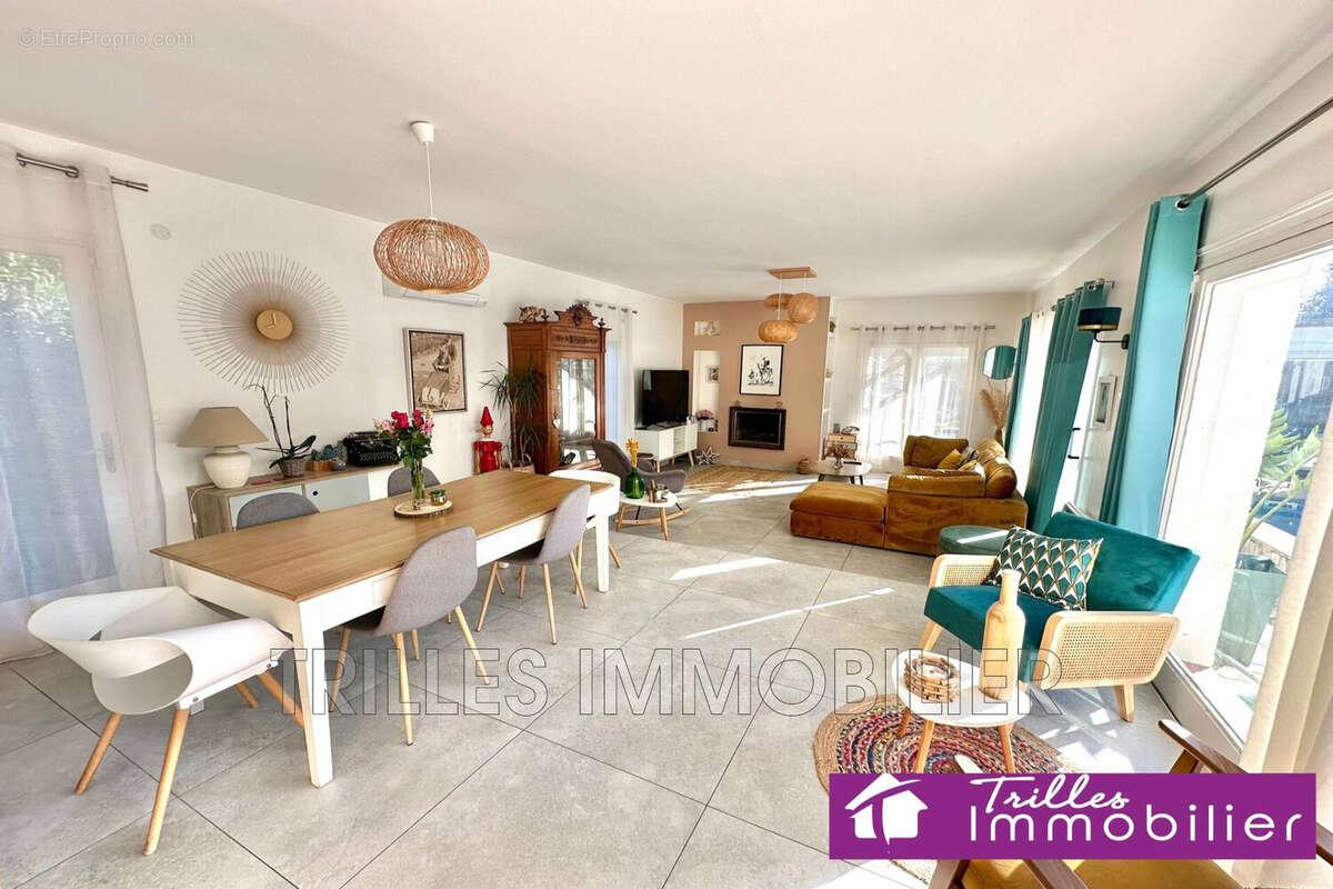 Maison à SAINT-LAURENT-DE-LA-SALANQUE