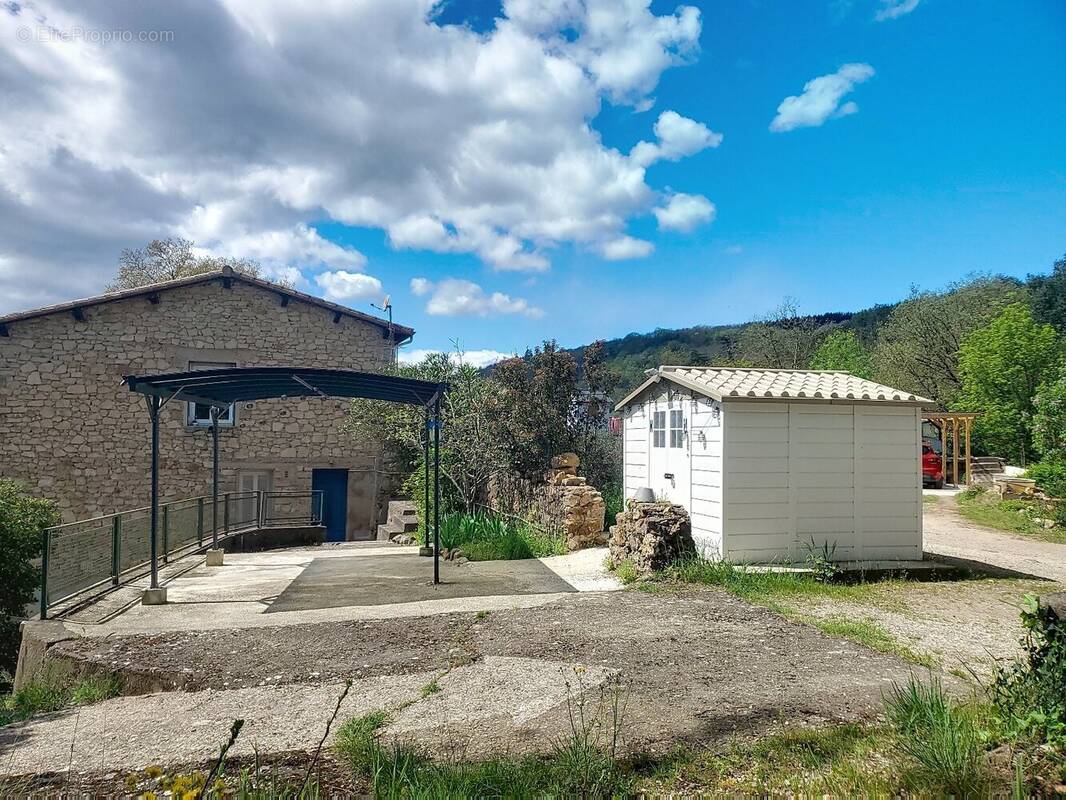 Appartement à LAMALOU-LES-BAINS