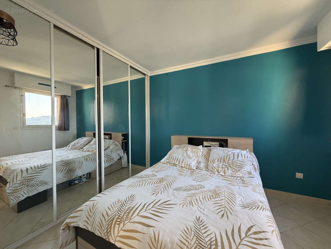 Appartement à CARROS