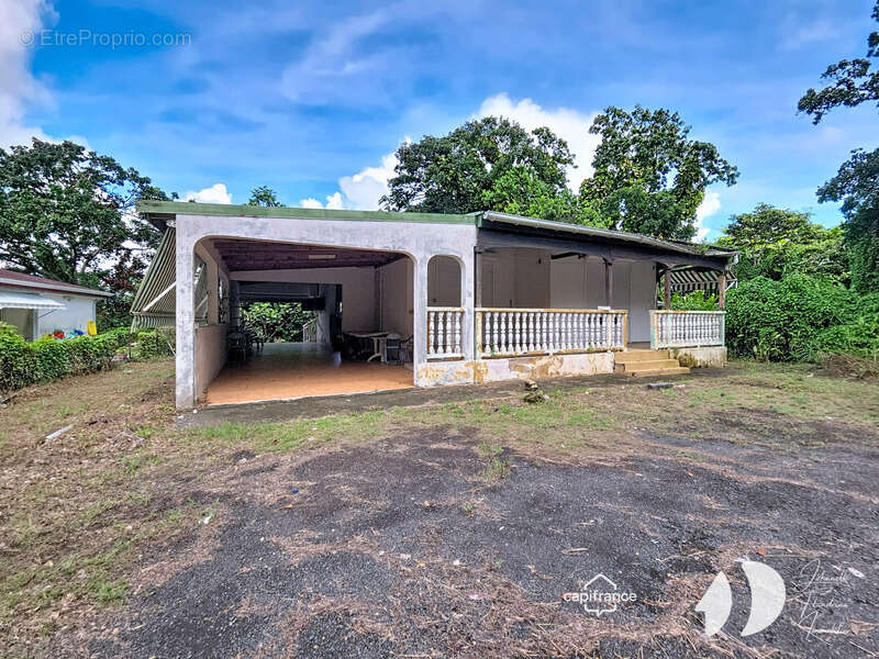 Maison à PETIT-BOURG