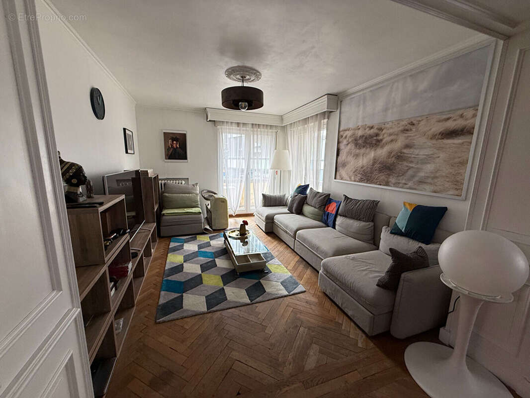 A vendre à ANNEMASSE, proximité gare CEVA, TRAM et Chablais Parc, grand T4 de 117,26 m² dans  un immeuble des années 30 - photo 3