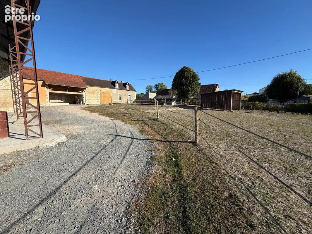 FERMETTE RENOVEE avec 1,4 hectare de terrain - photo 12