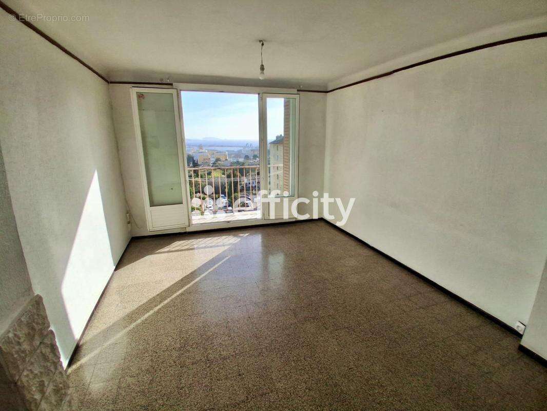 Appartement à MARSEILLE-15E