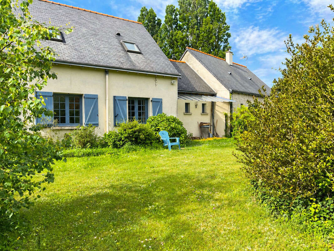 Maison à LA BREILLE-LES-PINS
