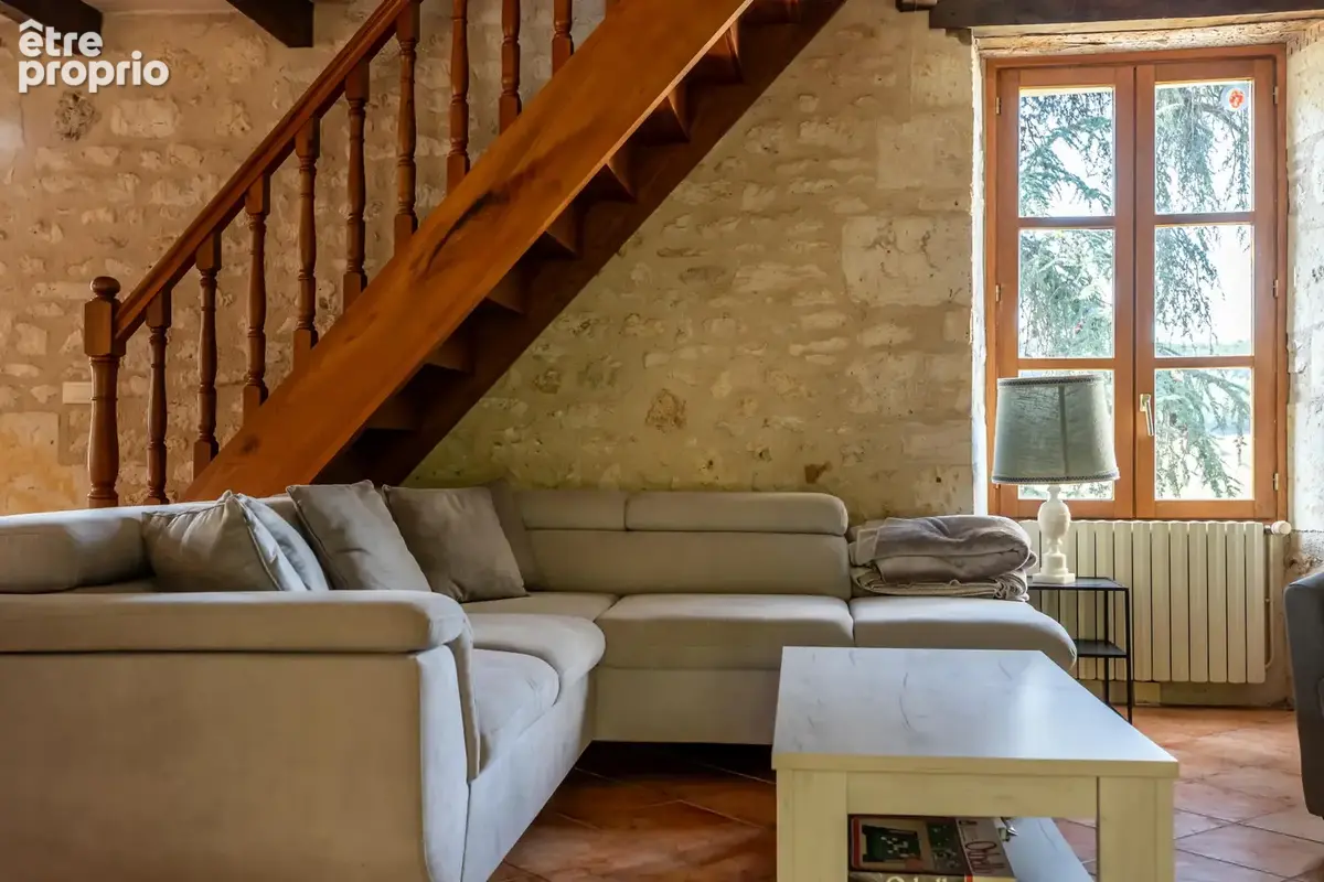 Maison de campagne avec pigeonnier attenant et dépendances - photo 5
