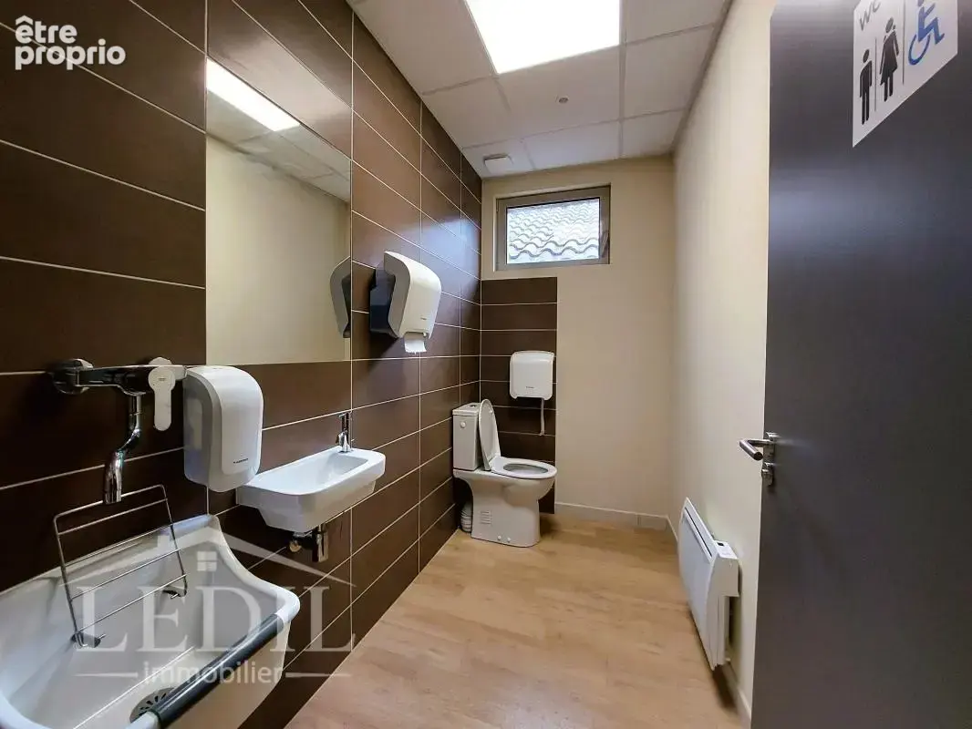 Immeuble commercial - photo 6