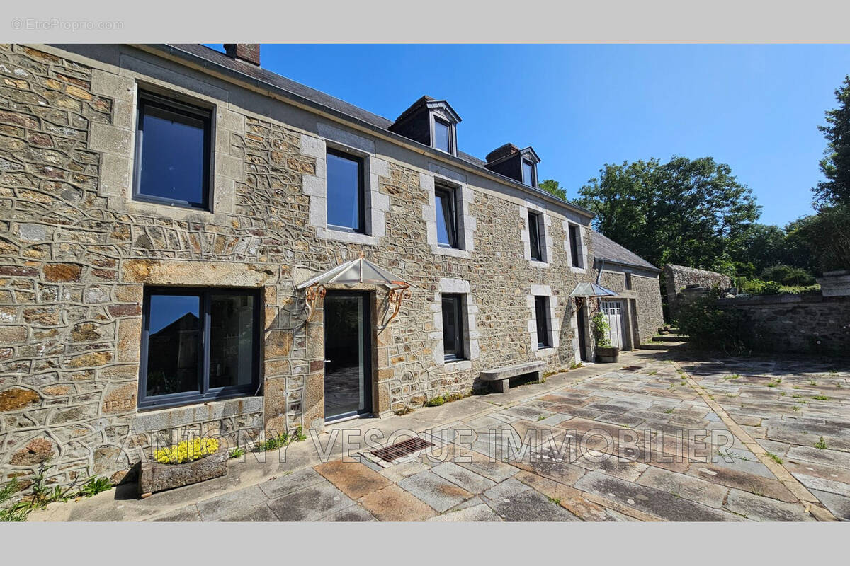 Maison à TOURVILLE-SUR-SIENNE