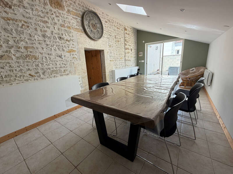 Bessay (85320) au calme charmante maison en pierres renovee 3/4 chambres avec dependances et jardin - photo 10