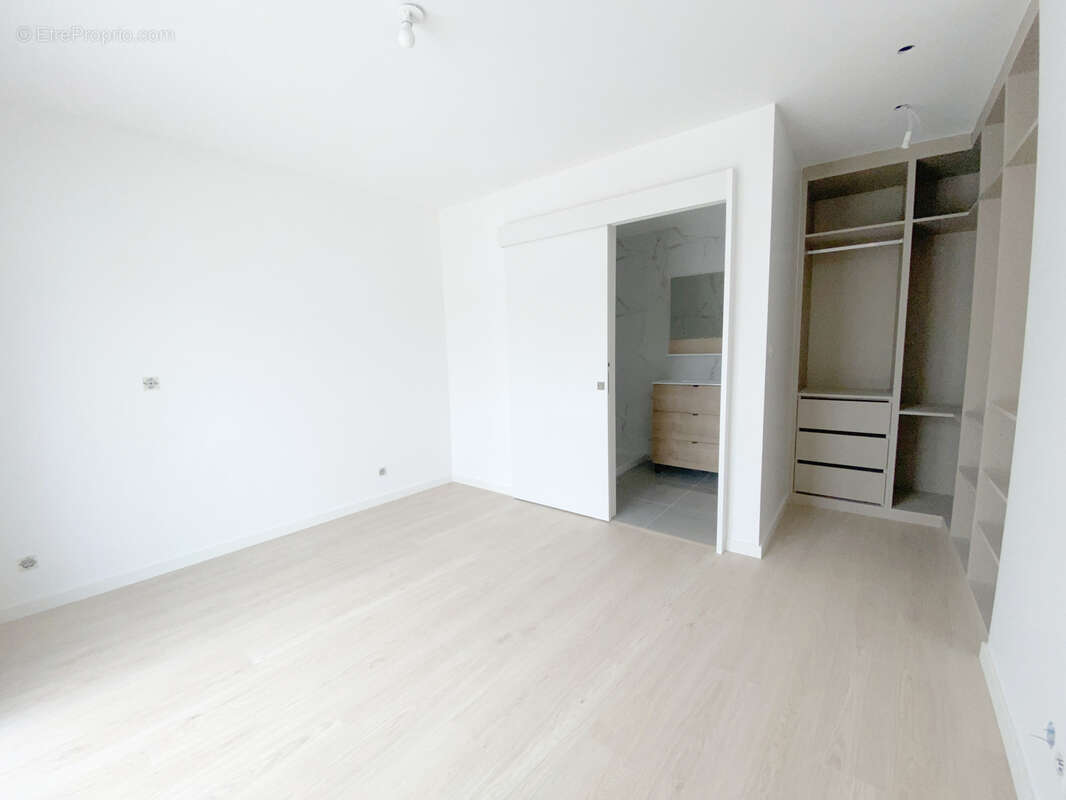 Maison à SAINT-MAUR-DES-FOSSES