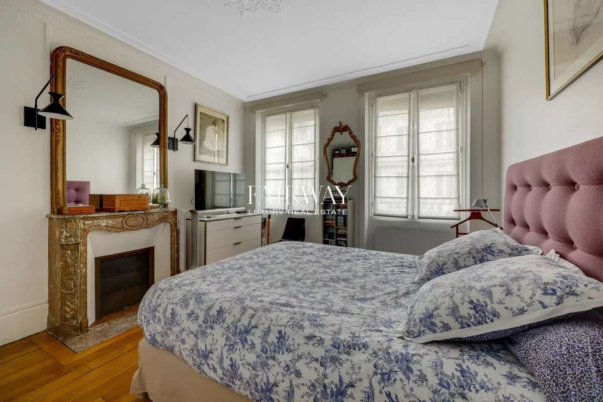 Appartement à PARIS-8E