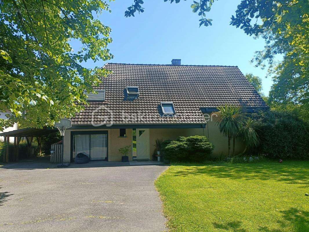 Maison à LAA-MONDRANS