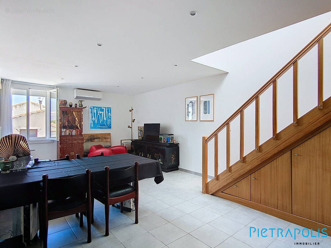 Appartement à MEZE