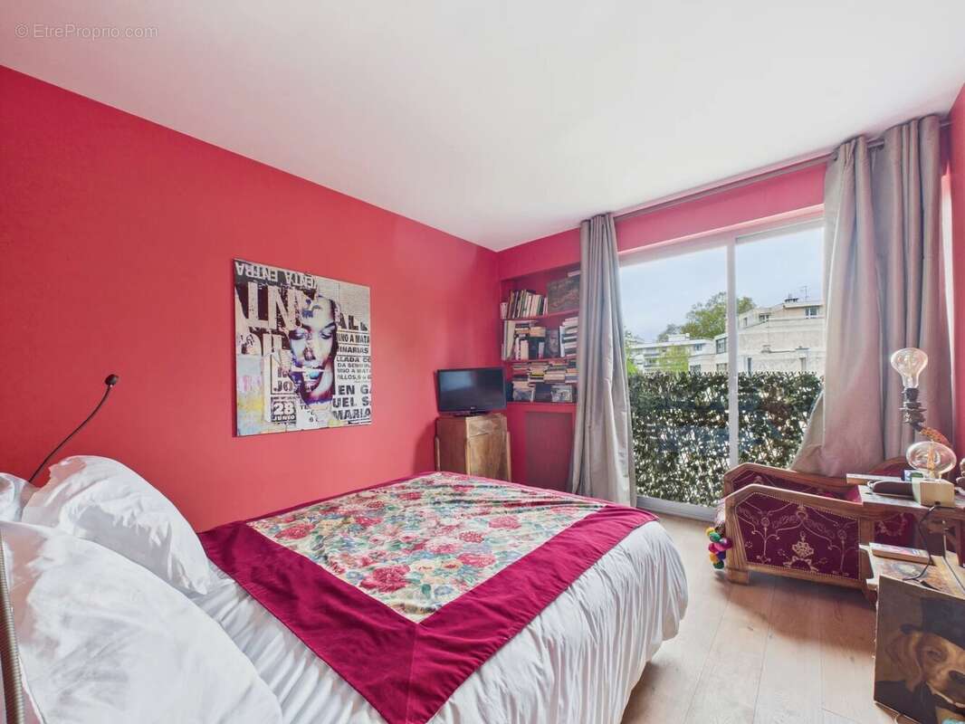 Appartement à NEUILLY-SUR-SEINE