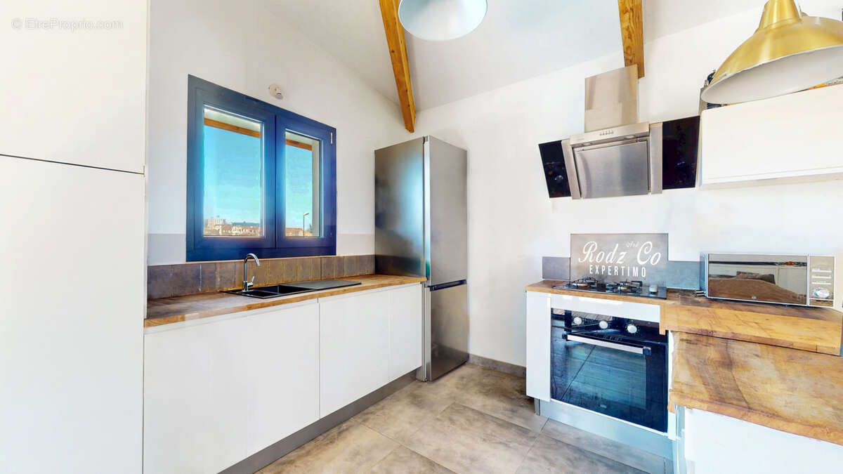 Maison à vendre à Apt   Villa contemporaine avec piscine, jardin, garage et vue sur le Luberon - photo 10