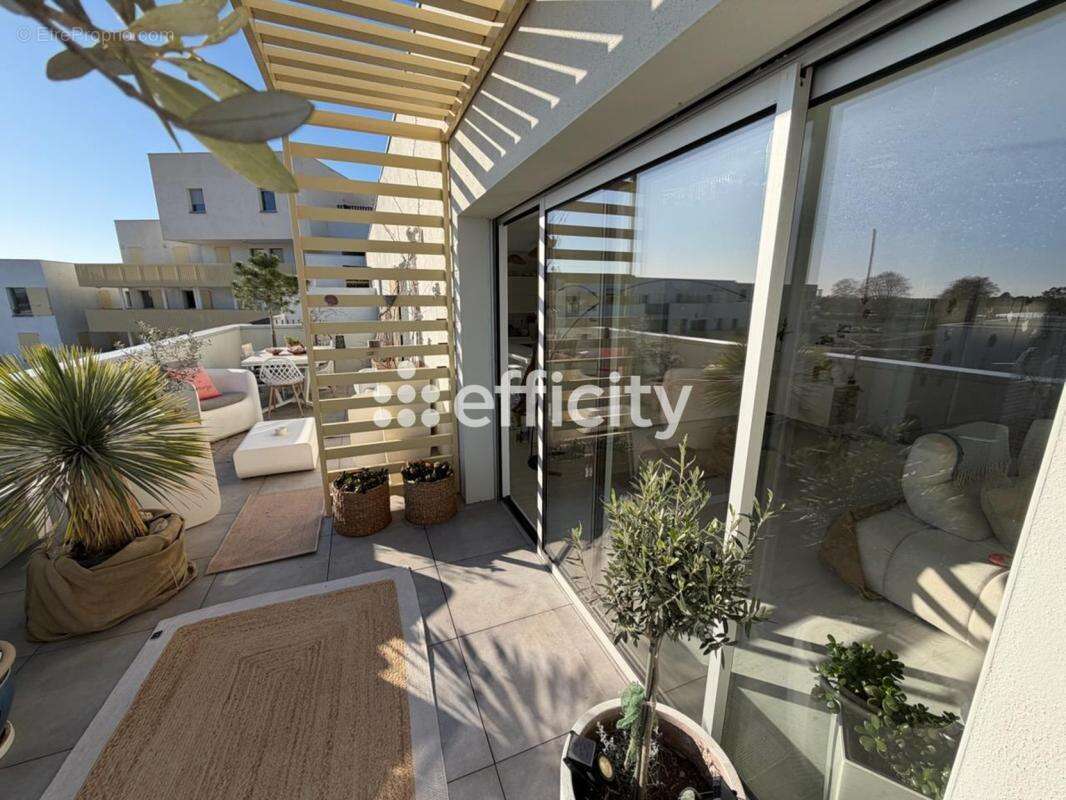 Appartement à MAUGUIO