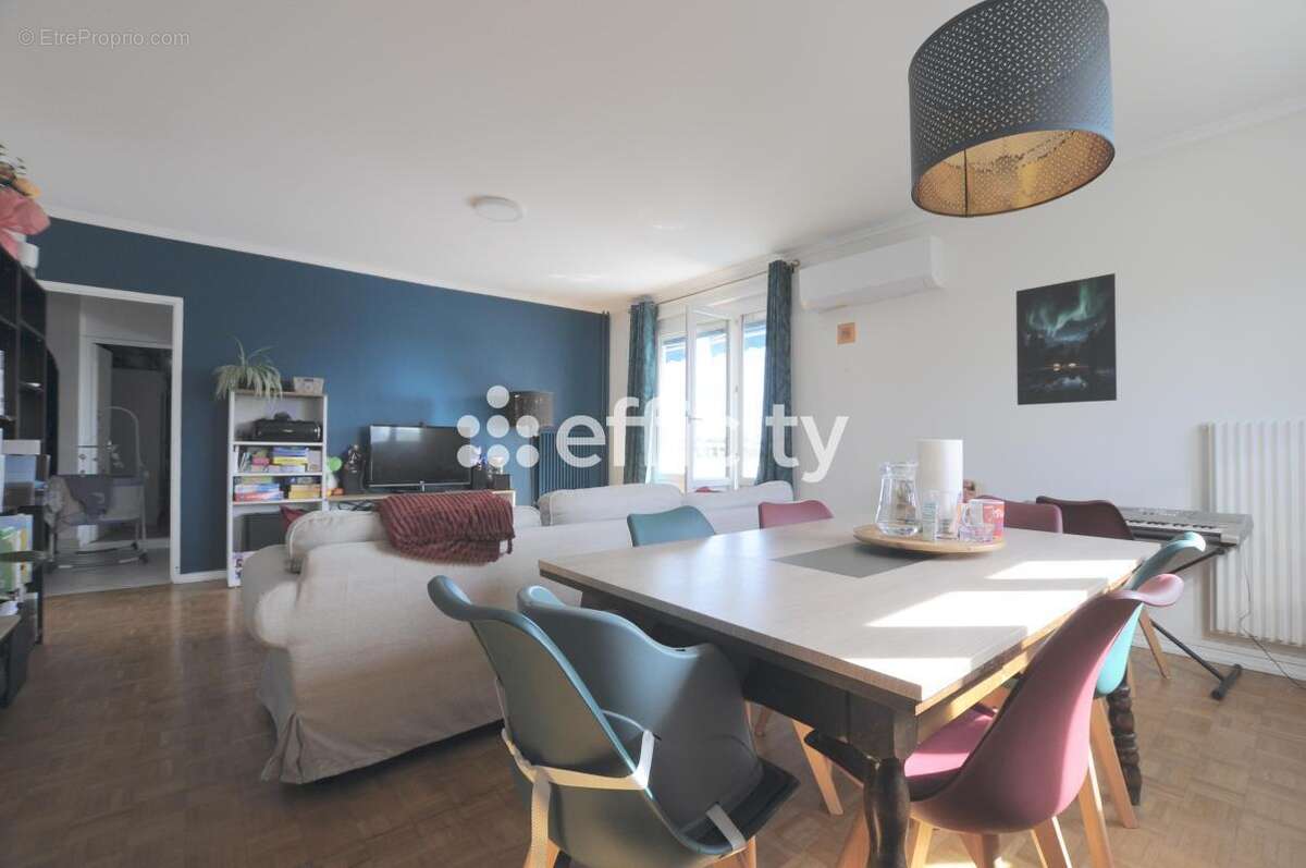 Appartement à DECINES-CHARPIEU