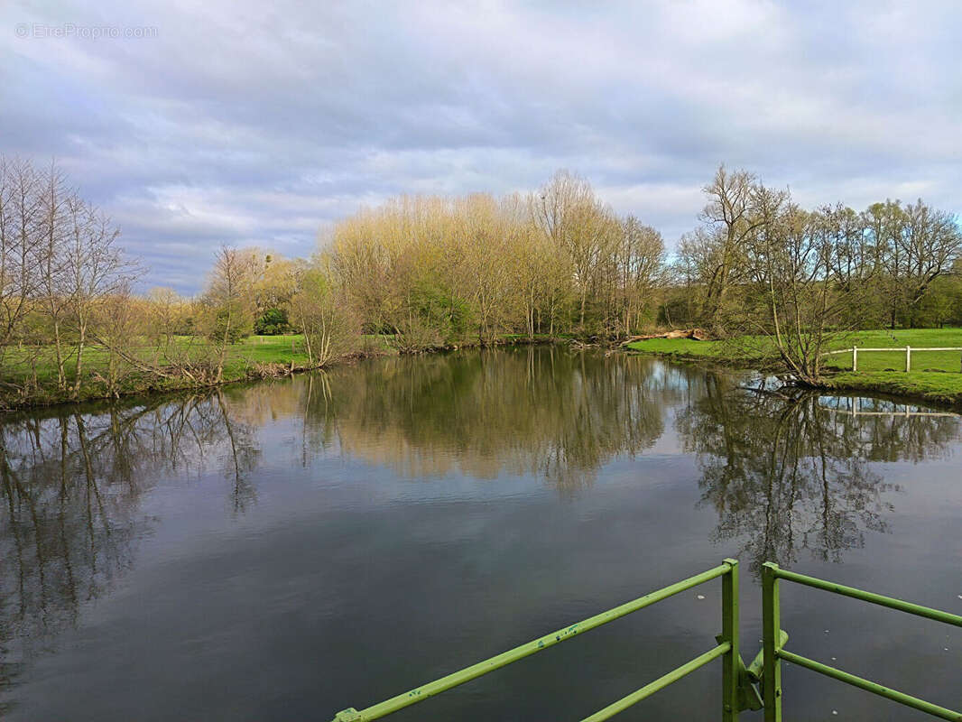 Terrain à LESQUIELLES-SAINT-GERMAIN