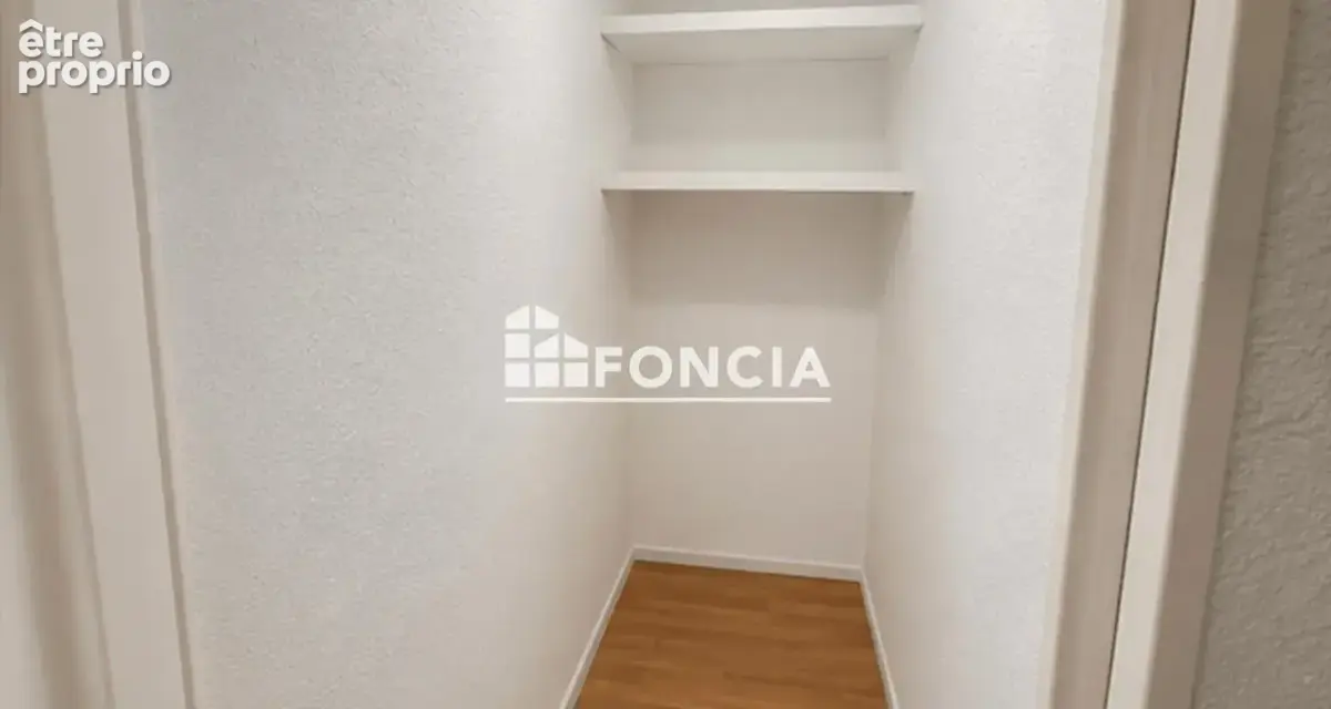 Studio de 28 m² avec parking couvert – Proche Faculté de Droit - photo 4