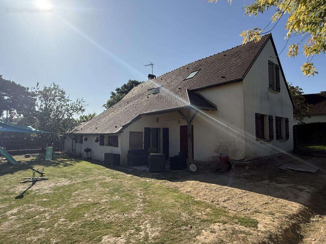 Maison à COLONARD-CORUBERT