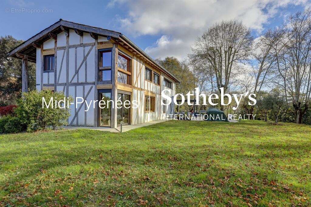 Maison à SAINT-SULPICE